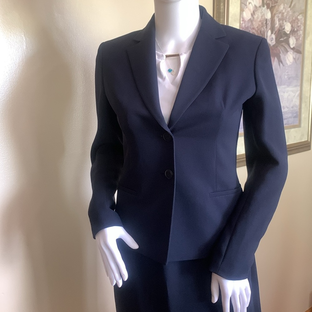Petite Sophisticate Navy Blazer (0)/ skirt (4) xs / small 623 - Picture 2 of 13